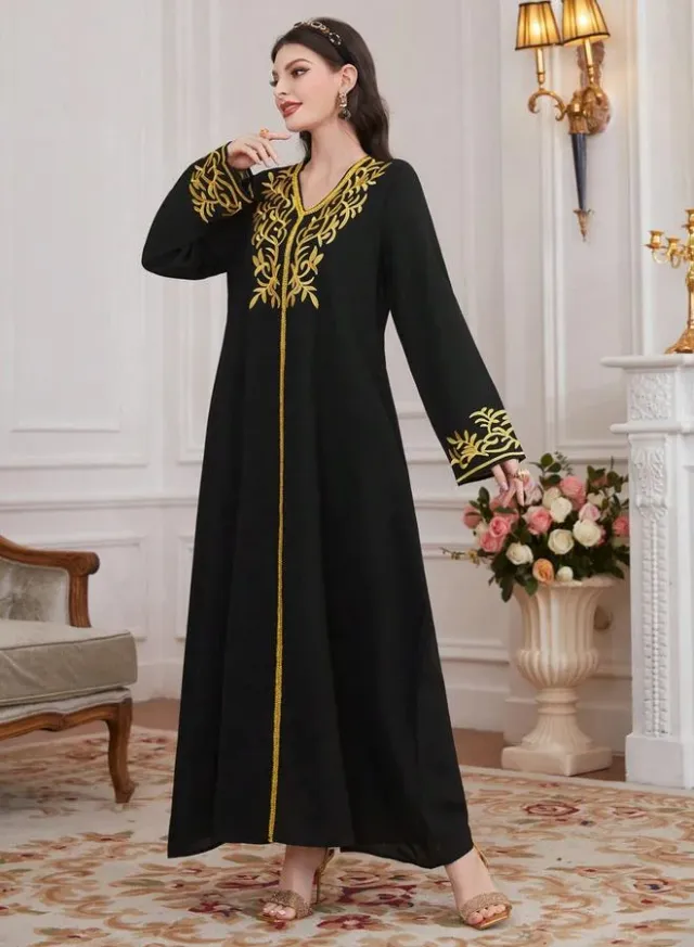جلابية ماكسي بياقة V وتطريز وأكمام طويلة - أسود – صورة 4