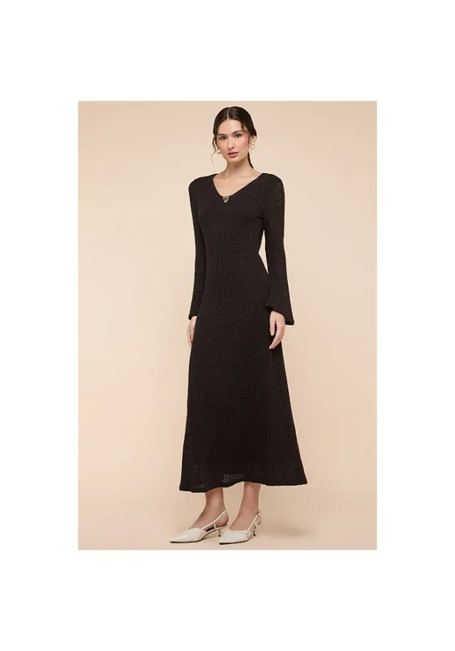 Openwork Midaxi Dress with V-Neck and Flared Sleeves – صورة 3