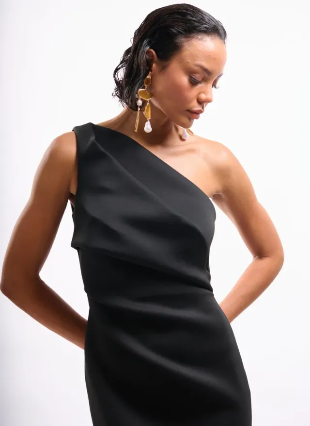 Structured One Shoulder Midi Dress in Black – image 2