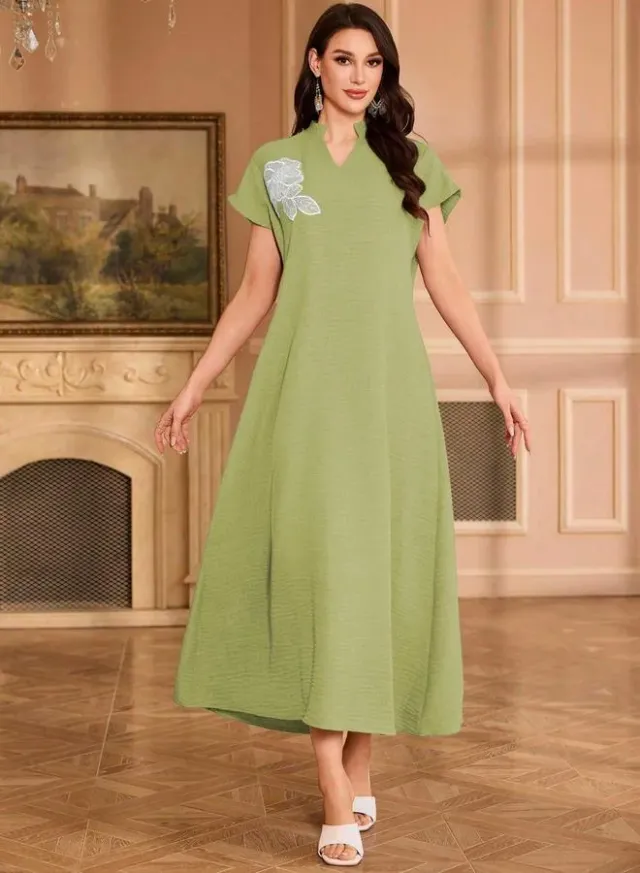 Women Floral Patch Detail Open Collar Maxi Dress – image 4