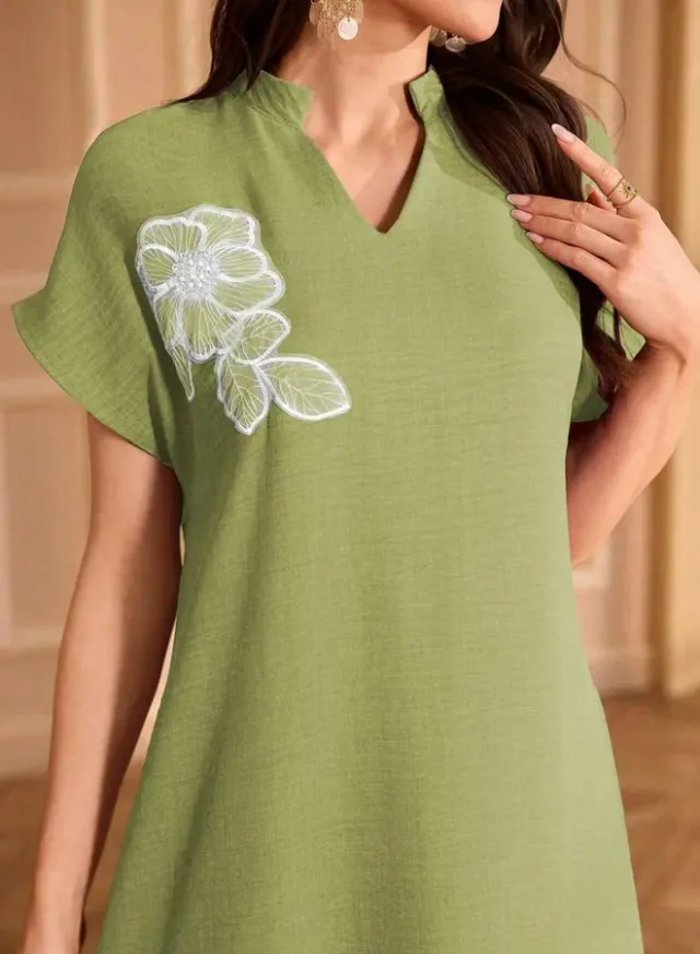 Women Floral Patch Detail Open Collar Maxi Dress – image 6