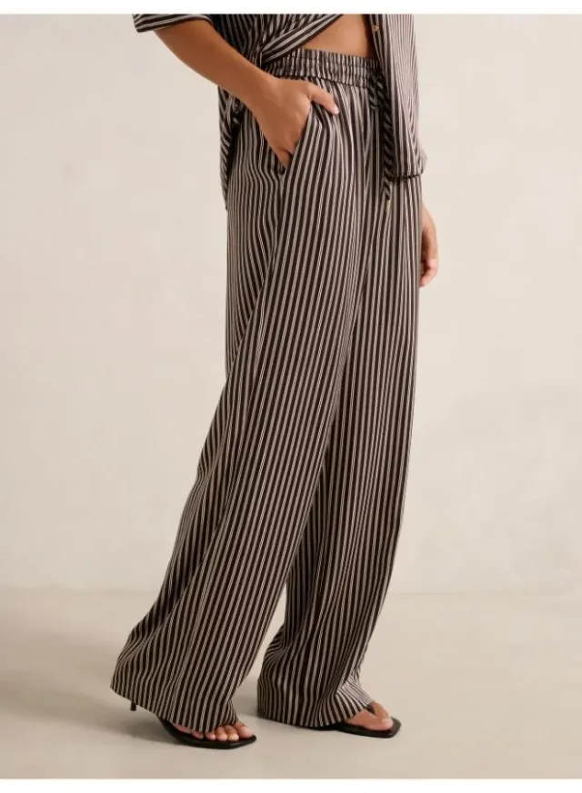 Jenna Drawstring Wide Leg Pant – image 3