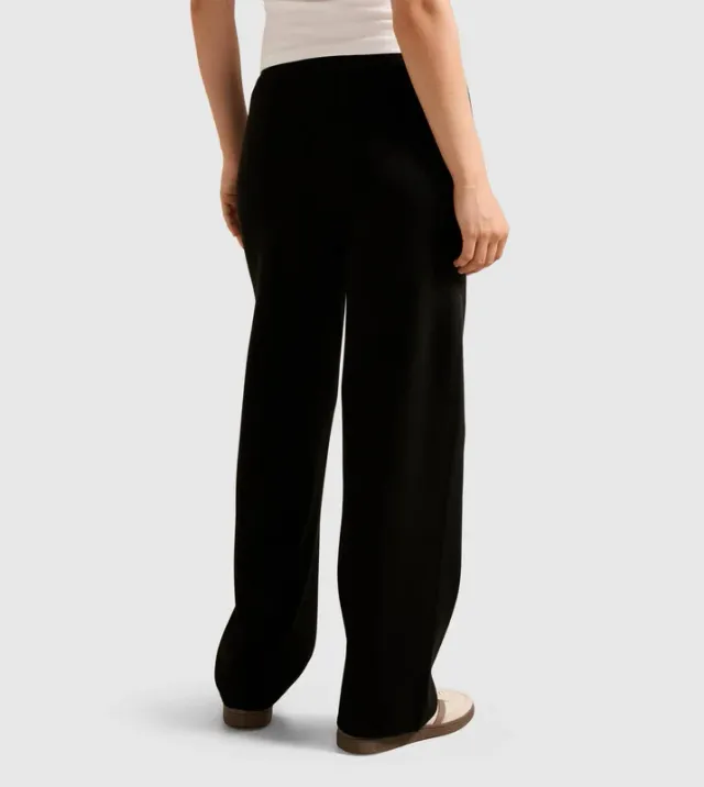 HAZEL Knitted Drawstring Waist Wide Leg Pants – صورة 3