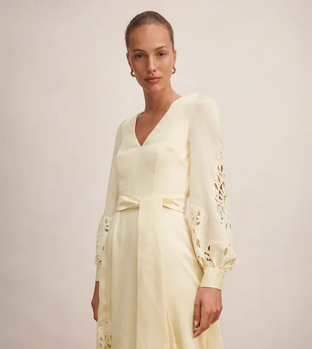Ashlee Embroidered Long Sleeve Maxi – صورة 4