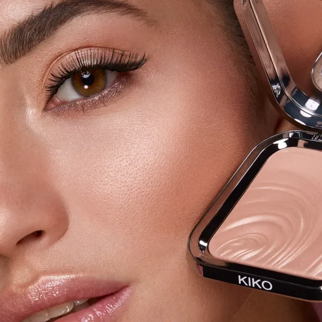 Glow Fusion Intense Powder Highlighter - 01 – image 4