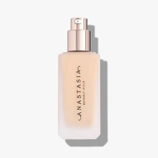 Impeccable Blurring Second Skin Matte Foundation  - 1N