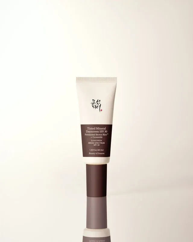 Tinted Mineral Dayscreen SPF 30 23N - Light Neutral 40 ml – image 3