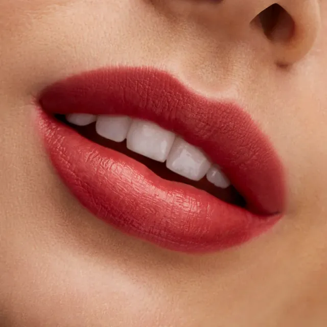 Lustreglass Sheer-Shine Lipstick - Housewife – image 3