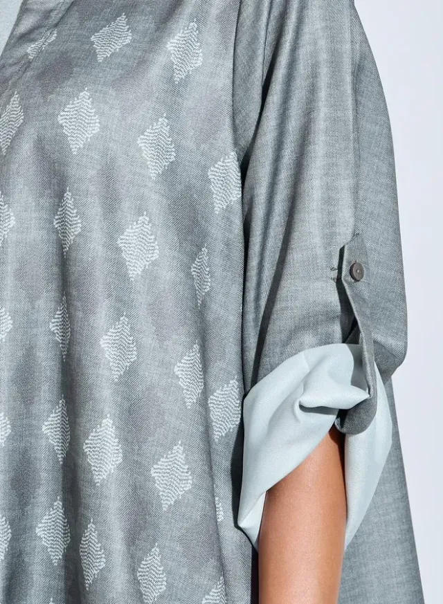 Grey Printed Front Open Abaya with Roll-Up Sleeve – image 4