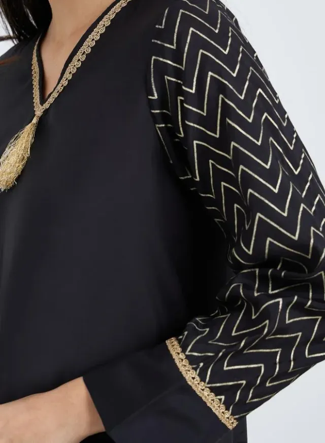 Black Foil Print V-Neck A-Line Jalabiya – image 4
