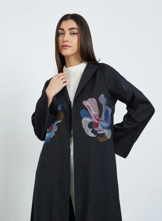 Women Black Floral Embroidered Abaya – image 3