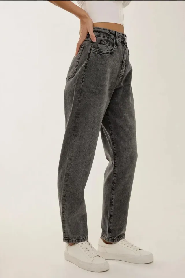 High Waist Mom Jeans – image 3
