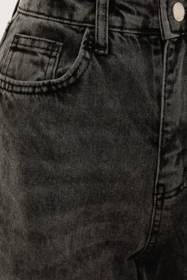 High Waist Mom Jeans – image 4