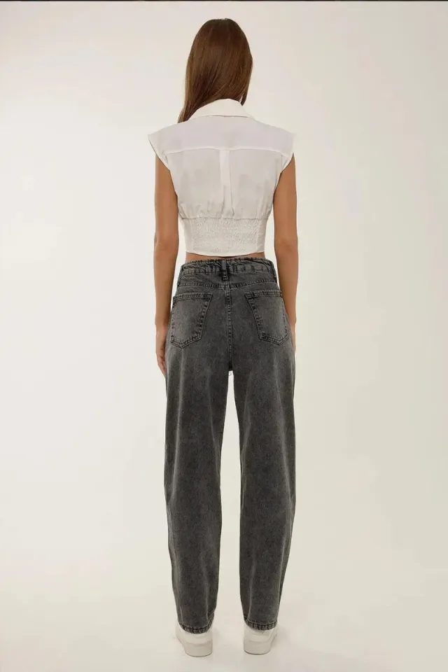 High Waist Mom Jeans – image 5
