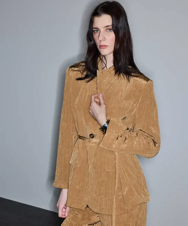 Crinkle-Effect Blazer – image 3