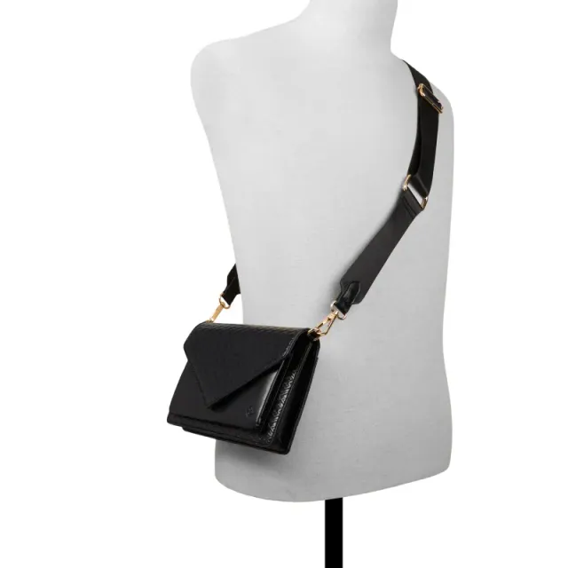 LARISSAA Quilted Flap Crossbody Bag – صورة 4