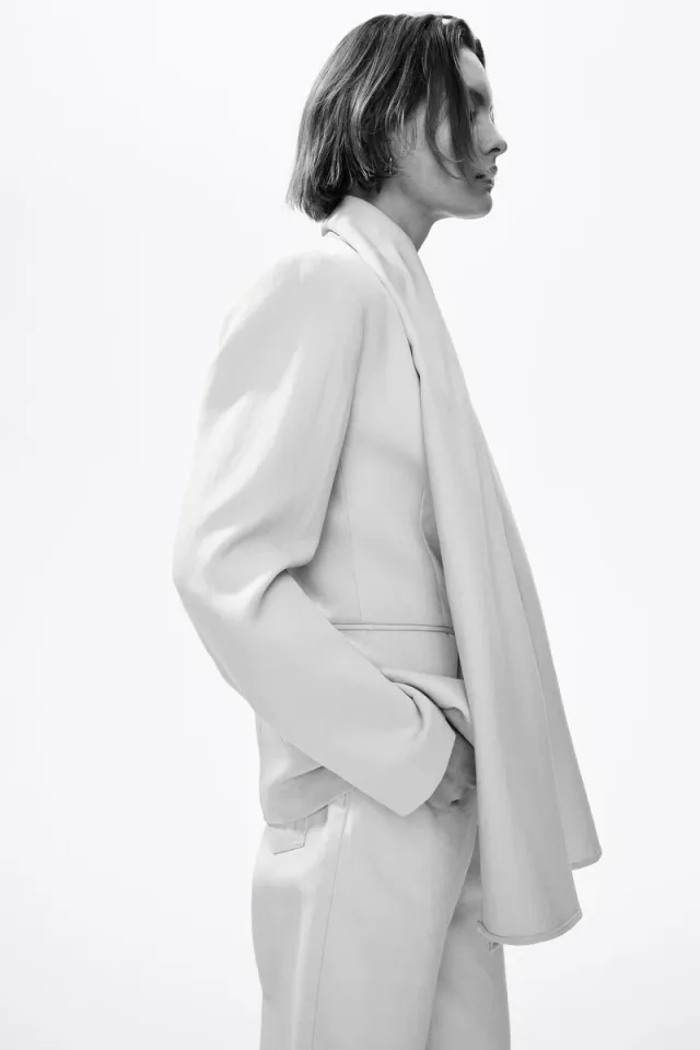 Lapelless blazer with scarf – image 4