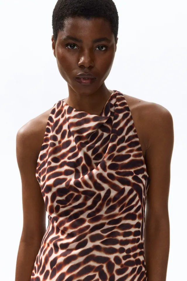 Sleeveless cowl-neck dress – image 3