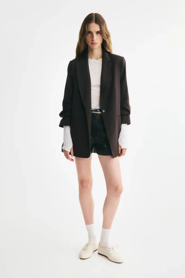 Gathered-sleeve blazer