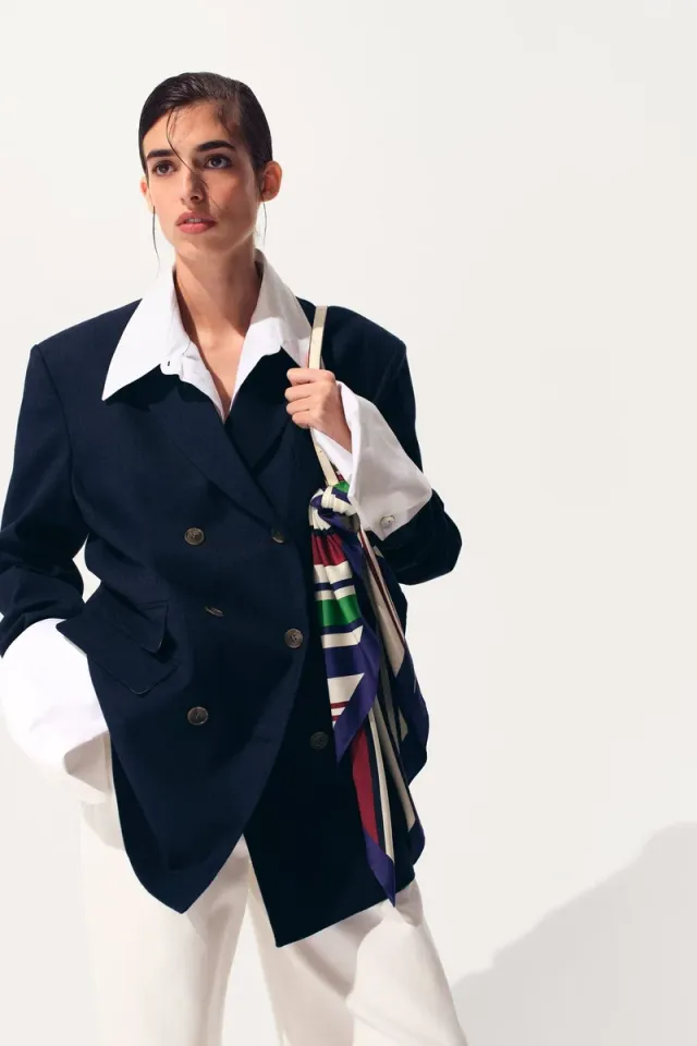Oversized double-breasted blazer