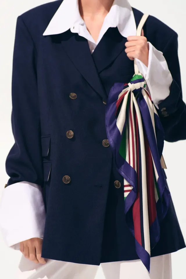 Oversized double-breasted blazer – image 2