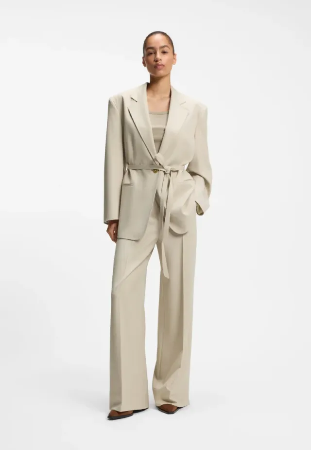 Oversized-fit blazer with belt – صورة 4