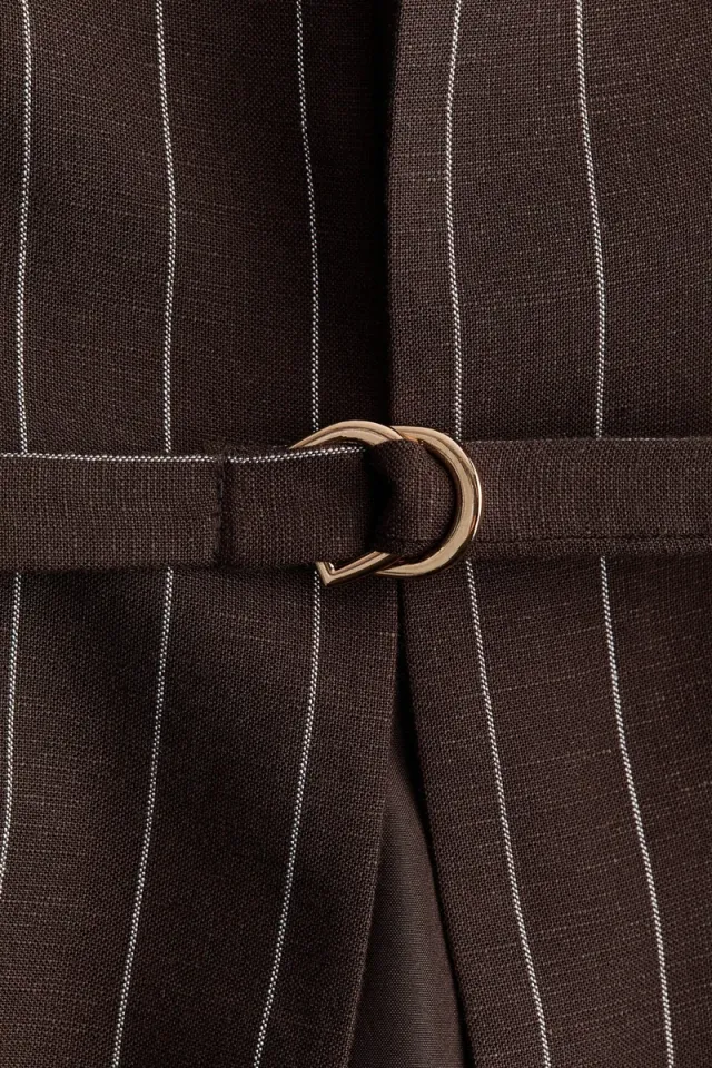 Short-sleeved linen-blend blazer – image 7