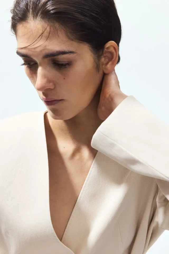 Belted lapelless blazer – image 3
