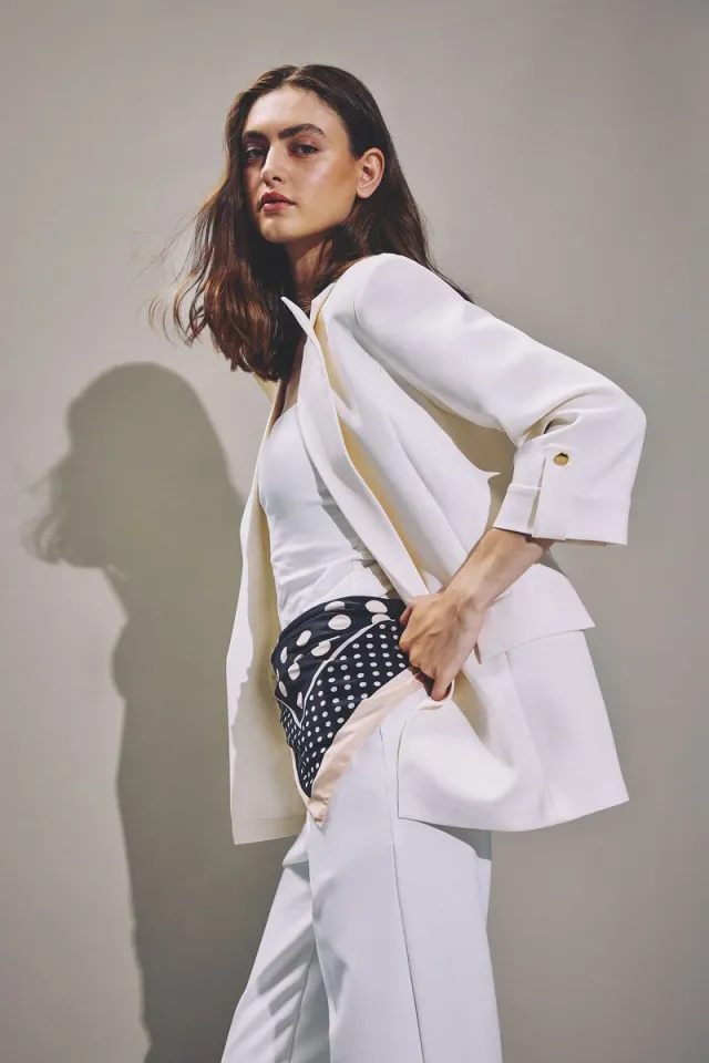 Oversize Basic White Blazer – image 3