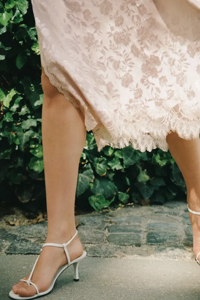 Lace-trimmed brocade dress – image 4