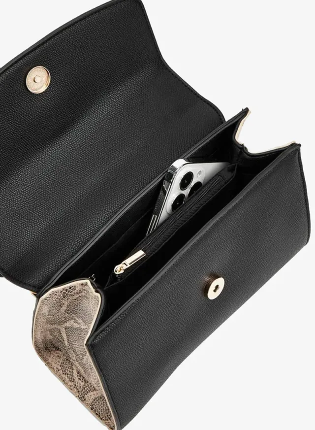 Textured Crossbody Bag With Chain Strap – صورة 7