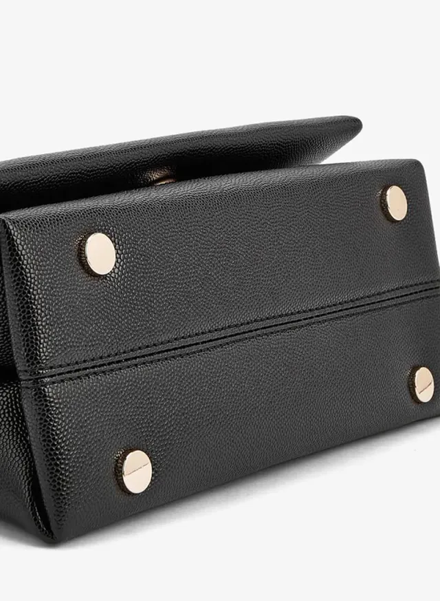 Chain Accent Crossbody Bag With Detachable Strap – صورة 6