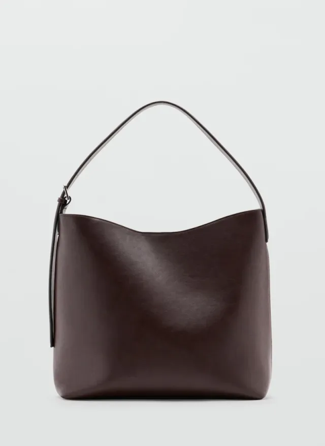 Bucket bag with buckle