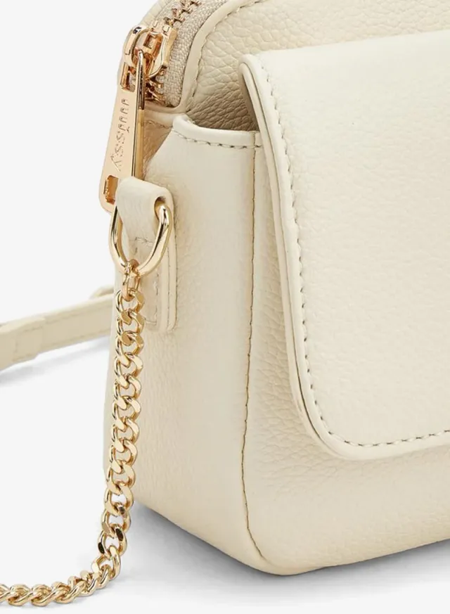 Textured Crossbody Bag With Chain Strap – صورة 4
