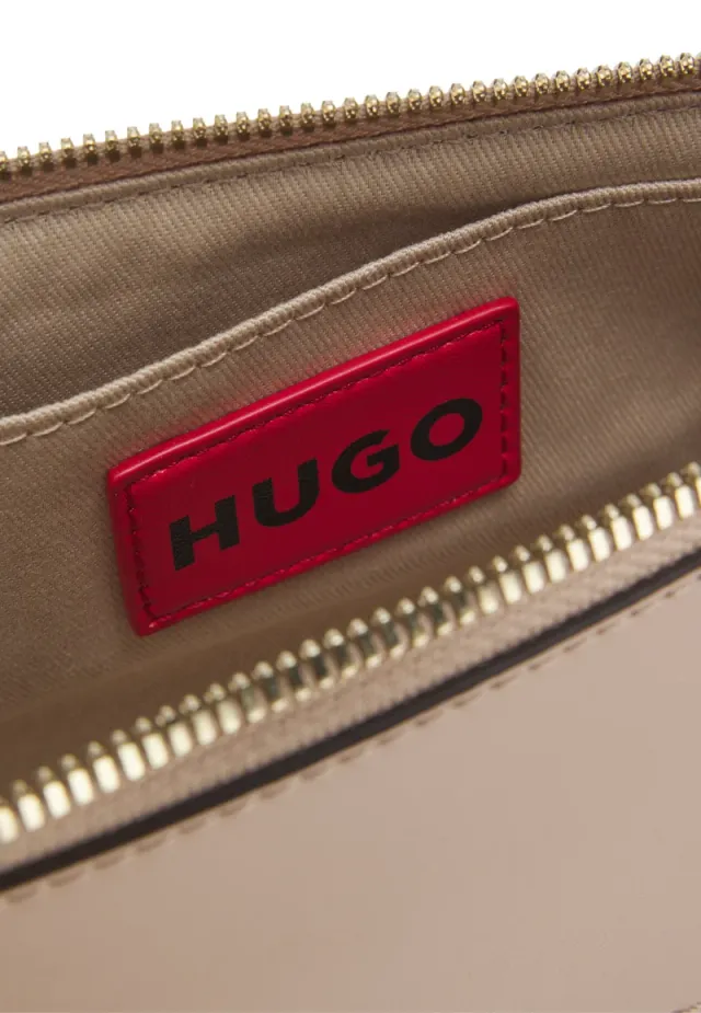 Crossbody bag with logo lettering – صورة 4
