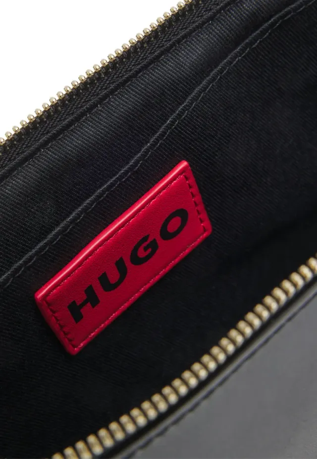 Crossbody bag with logo lettering – صورة 4