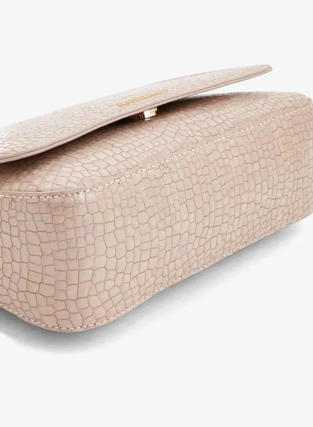 Textured Crossbody Bag With Chain Strap – صورة 6
