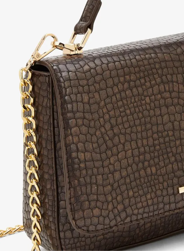 Textured Crossbody Bag With Chain Strap – صورة 3