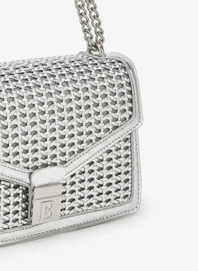 Flora Bella Metallic Textured Crossbody Bag With Chain Strap – صورة 4