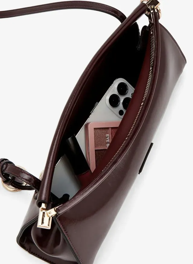 Solid Crossbody Bag With Metallic Accent – صورة 7