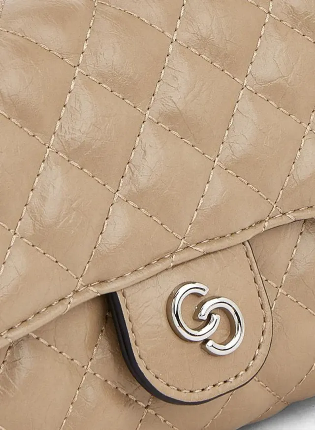 Quilted Crossbody Bag With Chain Strap – صورة 4