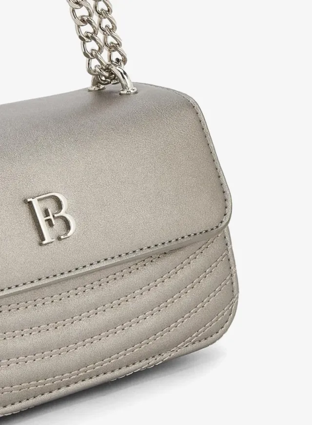 Textured Crossbody Bag With Chain Strap – صورة 4