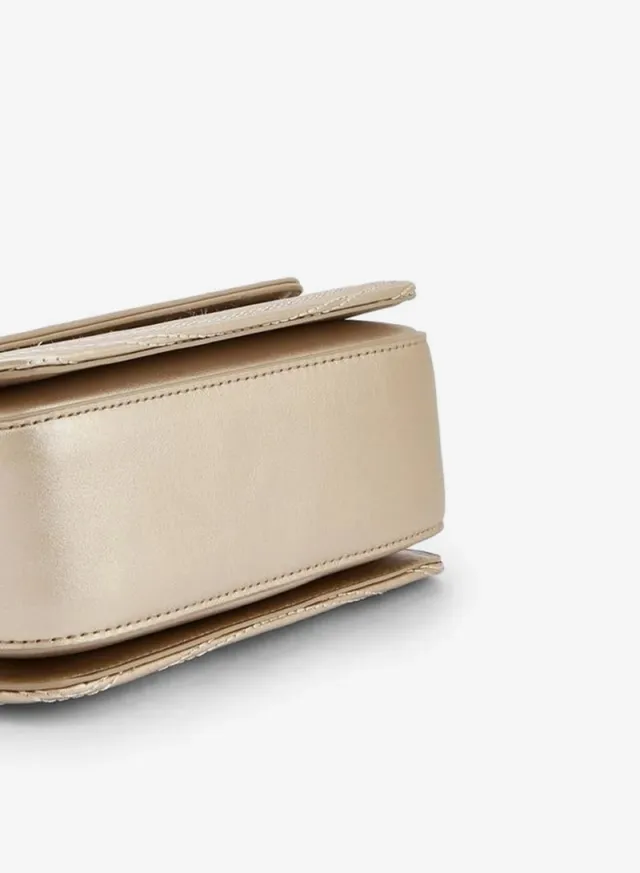 Textured Crossbody Bag With Chain Strap – صورة 6