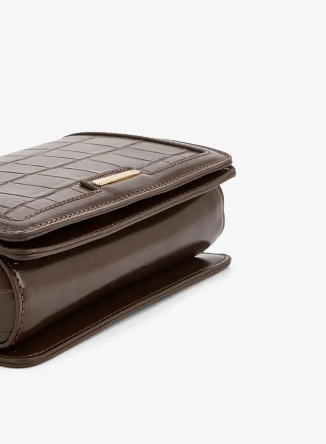 Textured Crossbody Bag With Chain Strap – صورة 6