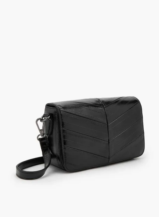 Textured Crossbody Bag With Adjustable Strap – صورة 3