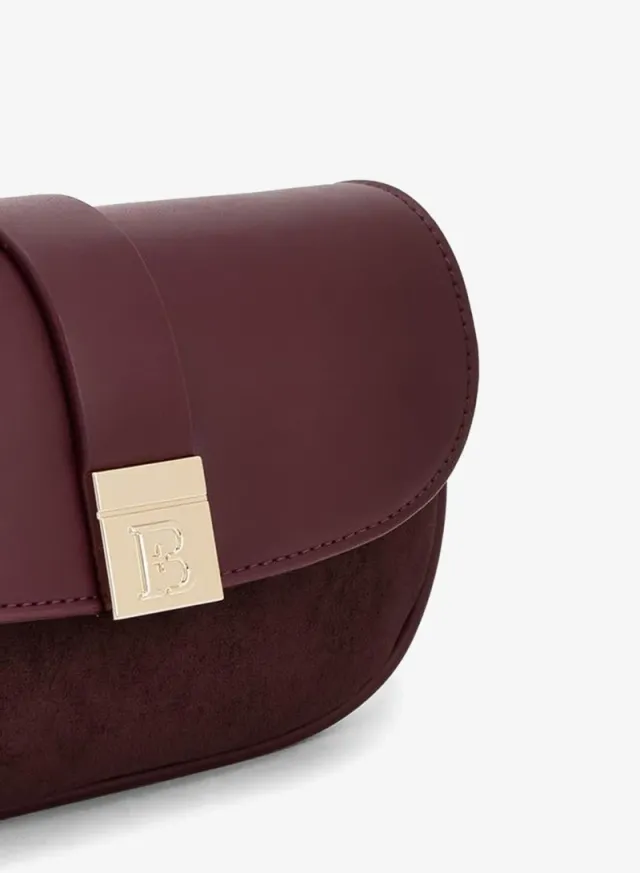 Textured Crossbody Bag With Chain Strap – image 4