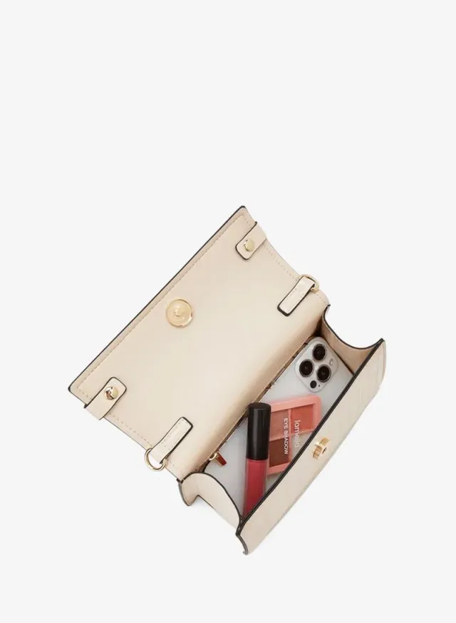 Textured Crossbody Bag With Chain Strap – صورة 7