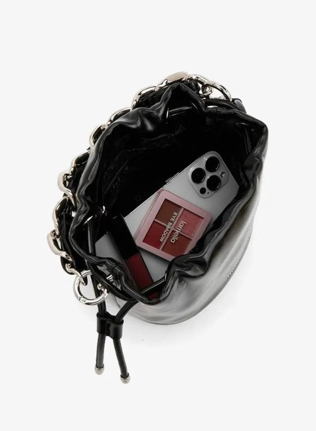 Drawstring Bucket Bag With Chain Handle – صورة 7
