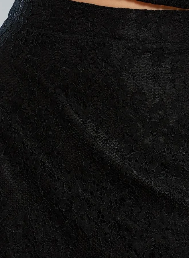 تنورة ميدي بخصر مطاطي بتصميم أومبر دانتيل