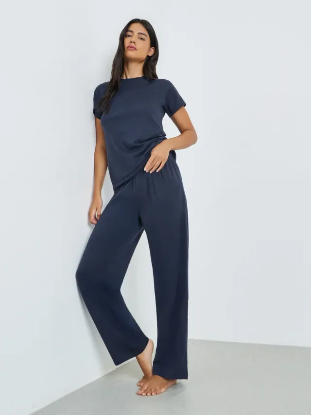 Cotton T-Shirt & Pyjama Set – image 3
